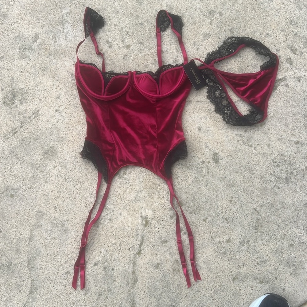 Fredericks of Hollywood Georgine Red Velvet & Lace Corset Lingerie Women's S NWT